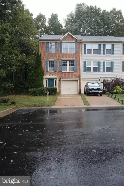 10015 Grass Market Ct, Fredericksburg, VA 22408