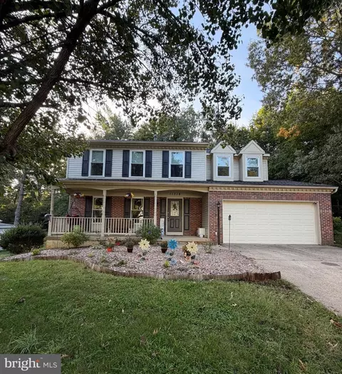 11318 Springfield Dr, Fredericksburg, VA 22408