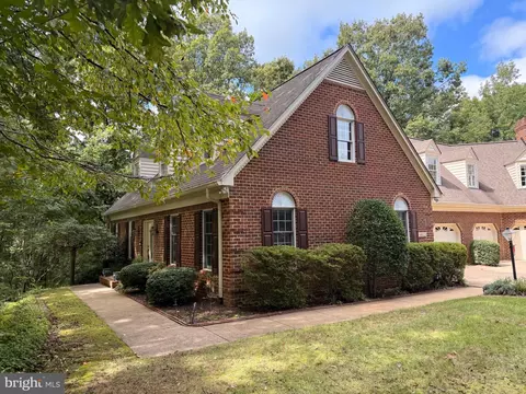 10037 Altamont Cir, Fredericksburg, VA 22408