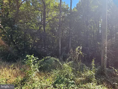 9613 Leavells Rd, Fredericksburg, VA 22407