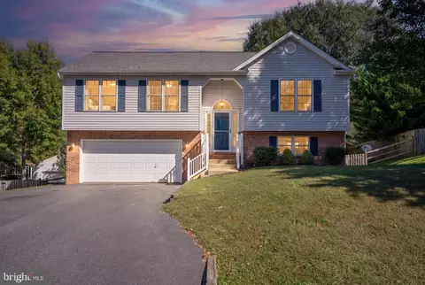 8717 Oldham Rd, Fredericksburg, VA 22408