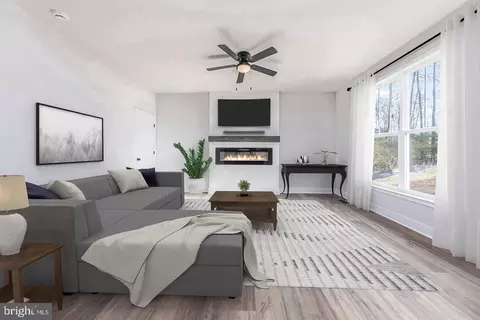 Living - 9775 Fairview Rd, Partlow, VA 22534 photo 4 of 5