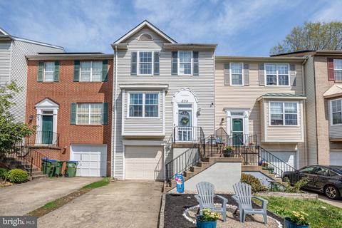 304 Crossing Rd, Fredericksburg, VA 22406
