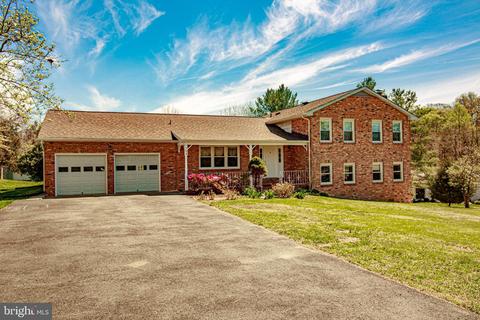 102 Leisure St, Stafford, VA 22556
