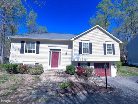 24 Plumosa Dr, Fredericksburg, VA 22405
