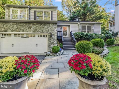 1007 John Paul Jones Dr, Stafford, VA 22554
