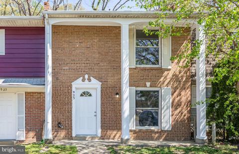 923 Anvil Rd, Fredericksburg, VA 22405