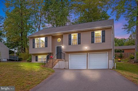 22 Myrtle Rd, Fredericksburg, VA 22405