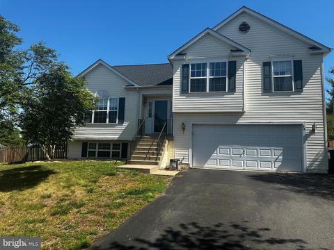 4 Little Field Dr, Fredericksburg, VA 22405