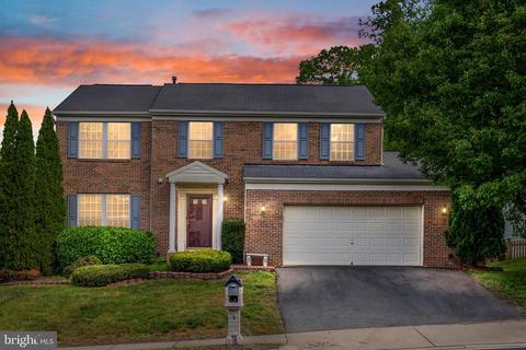 90 Basalt Dr, Fredericksburg, VA 22406