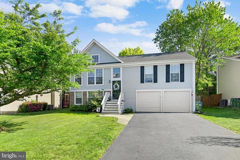 4 Quiet Brook Ct, Stafford, VA 22554