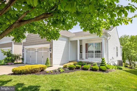 16 Table Bluff Dr, Fredericksburg, VA 22406