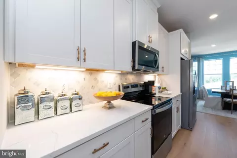 1213 Creek Bank Dr, Stafford, VA 22554
