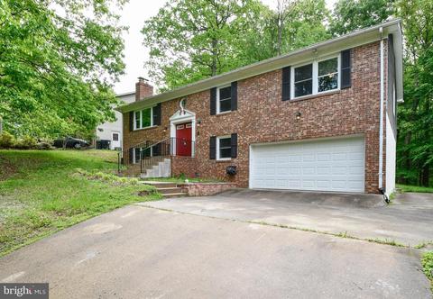 2011 Buoy Dr, Stafford, VA 22554