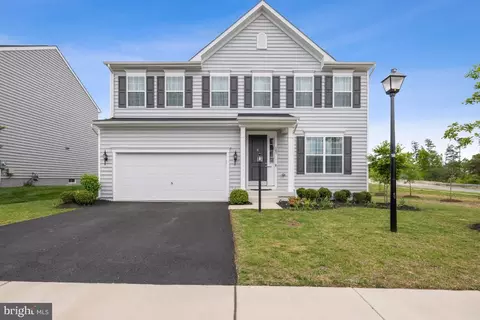 102 Arboretum Ln, Fredericksburg, VA 22405