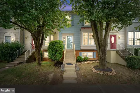 604 Falkirk Ct, Fredericksburg, VA 22406