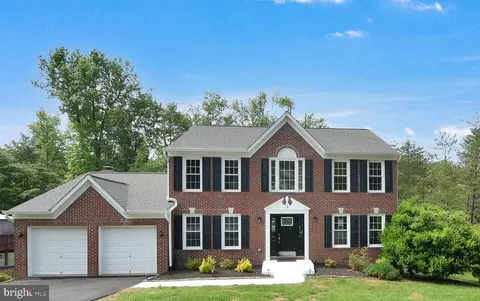 2 Bellamy Ln, Fredericksburg, VA 22406