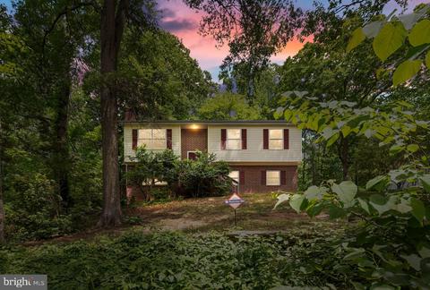 1020 Eastern View Dr, Fredericksburg, VA 22405