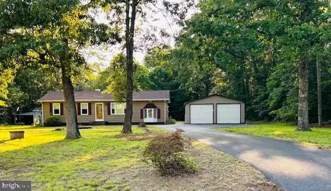 380 Mccarty Rd, Fredericksburg, VA 22405