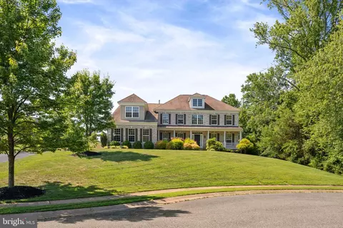 4 Prospect Dr, Fredericksburg, VA 22405