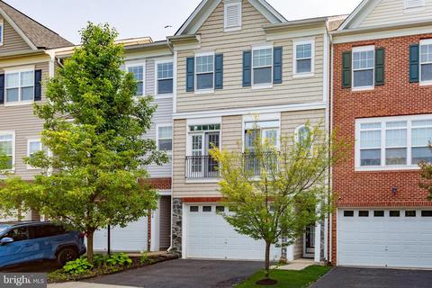 102 Hunting Creek Ln, Stafford, VA 22556