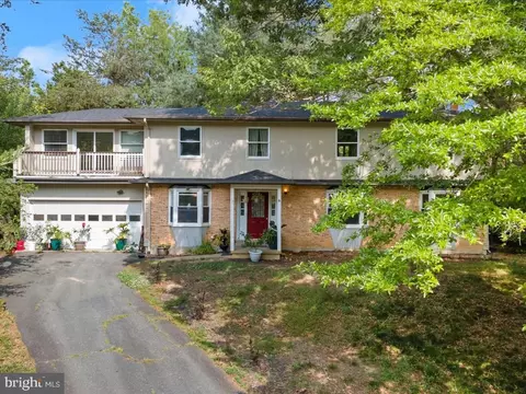 2004 Farragut Dr, Stafford, VA 22554