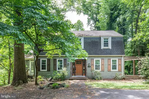 306 Brookewood Dr, Fredericksburg, VA 22405