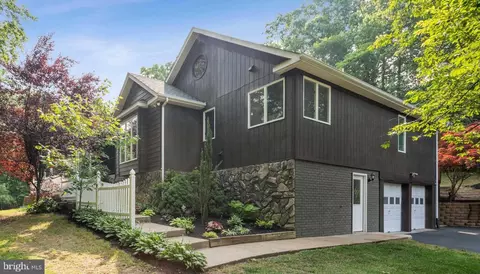 7 Pleasure Ct, Stafford, VA 22556