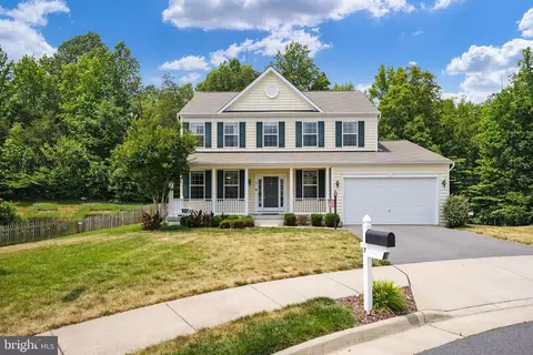 7 Canberra Ct, Fredericksburg, VA 22405