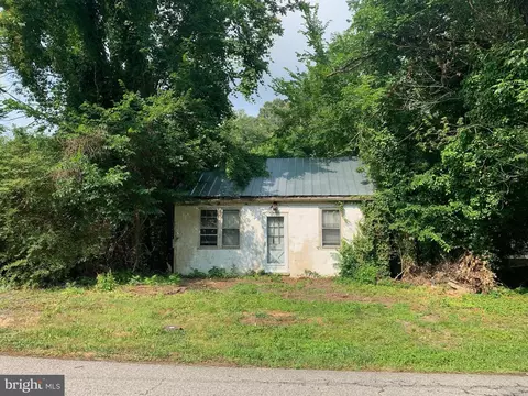 567 Melchers Dr, Fredericksburg, VA 22405