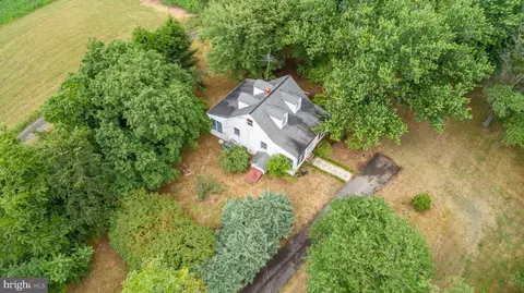 636 Belle Plains Rd, Fredericksburg, VA 22405