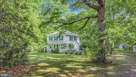 2186 Warrenton Rd, Fredericksburg, VA 22406