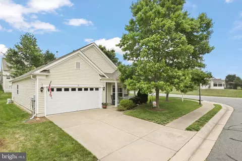 2 Hanover Dr, Fredericksburg, VA 22406