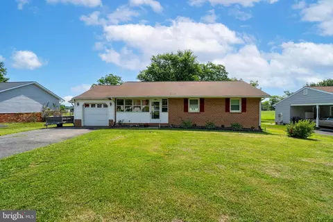 904 Eastern View Dr, Fredericksburg, VA 22405