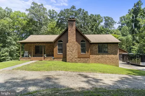 246 Wood Landing Rd, Fredericksburg, VA 22405