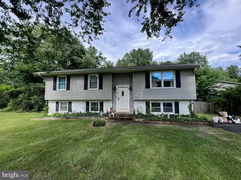 319 Kingsland Dr, Stafford, VA 22556