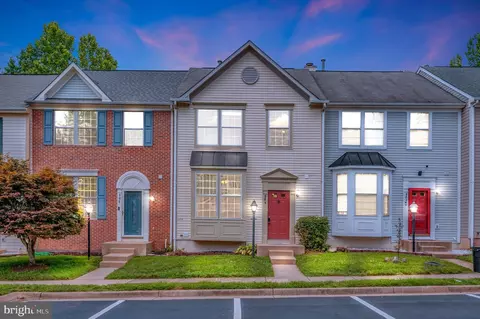 906 Pinnacle Dr, Stafford, VA 22554
