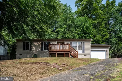 2004 Coast Guard Dr, Stafford, VA 22554