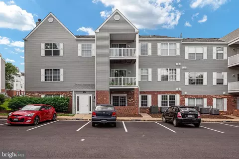 300 Grosvenor Ln #232, Stafford, VA 22556