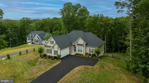 72 Hopewell Dr, Fredericksburg, VA 22406