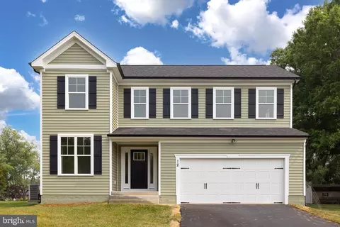 12 Carol St, Fredericksburg, VA 22405
