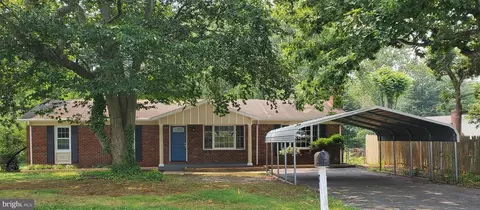 7 Woodland Ter, Fredericksburg, VA 22405
