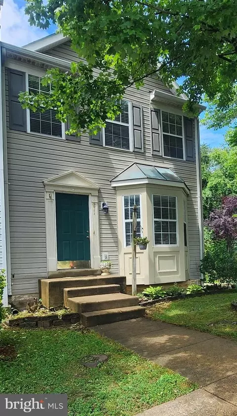 211 Healy Ct, Stafford, VA 22554
