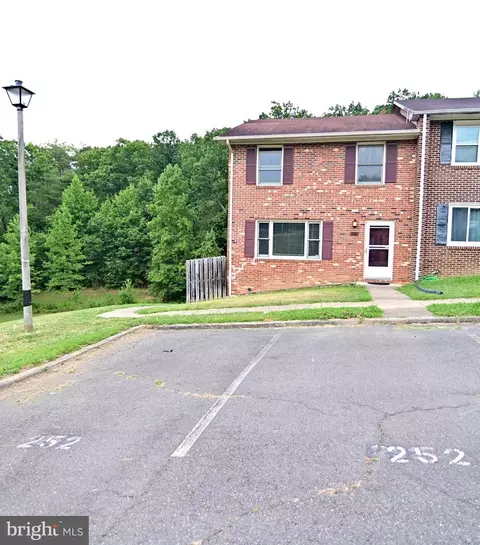 252 Overlook Ct, Fredericksburg, VA 22405