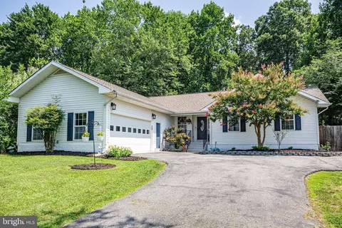 38 Sweetbriar Dr, Fredericksburg, VA 22405