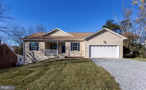 7 Graham St, Fredericksburg, VA 22405