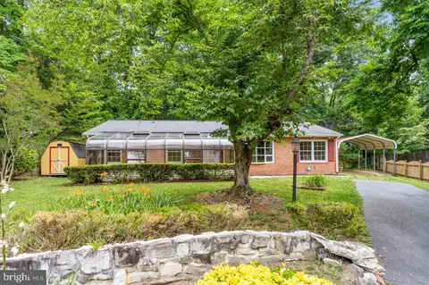 4 Willow Branch Pl, Fredericksburg, VA 22405