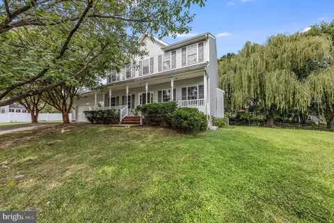 34 Ashcroft Dr, Fredericksburg, VA 22405