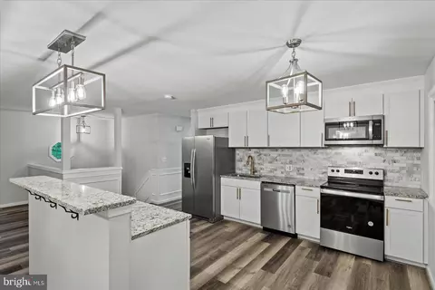 2128 Harpoon Dr, Stafford, VA 22554