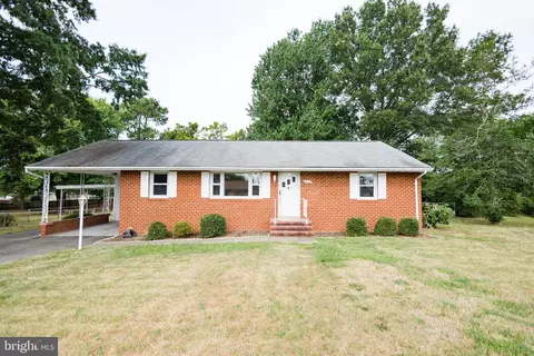 815 Payton Dr, Fredericksburg, VA 22405